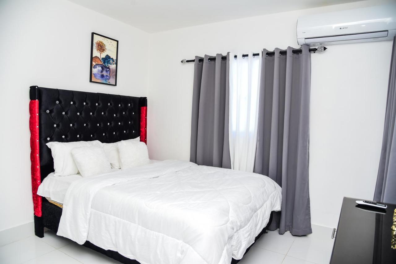 Torre Real VI Apartment Сантяго де лос Кабайерос Екстериор снимка