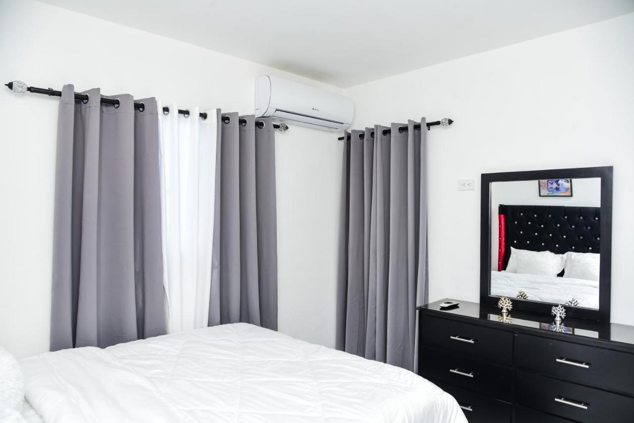 Torre Real VI Apartment Сантяго де лос Кабайерос Екстериор снимка
